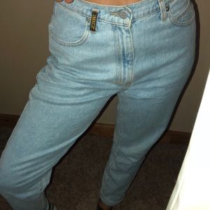 Vintage Light Denim Mom Jeans!